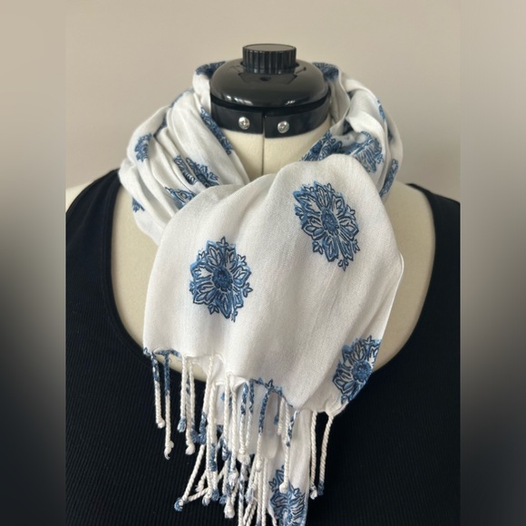 White with Blue Flowers Scarf - Picture 4 of 4